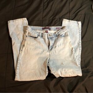 Gloria Vanderbilt Amanda Women's Distressed Light Blue Relaxed Jeans